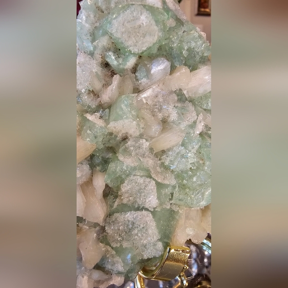 Green Apophyllite And Stillbite With A Dusting Of Sparkly Clear Quartz- Gorgeous - Picture 10 of 16